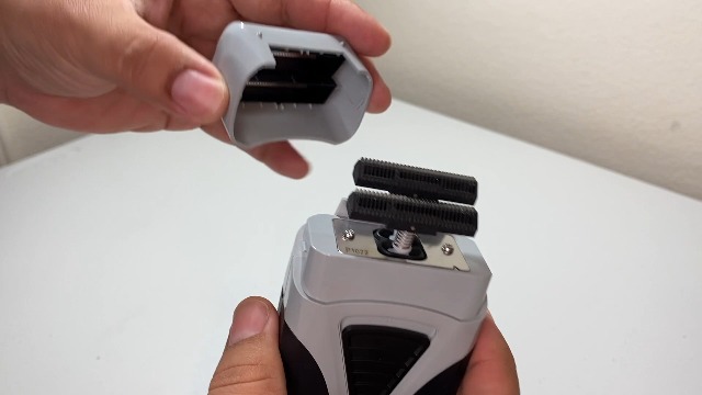 Watch Andis Profoil Lithium Plus Titanium Foil Shaver Full Review